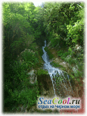 Фото водопад в горах Абхазии